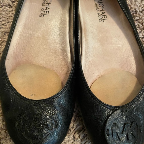 Michael Kors Black flat shoes w MK on front 7.5 - Picture 3 of 5